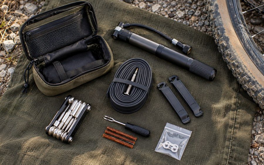 Qué llevar en un kit de reparación ligero para gravel