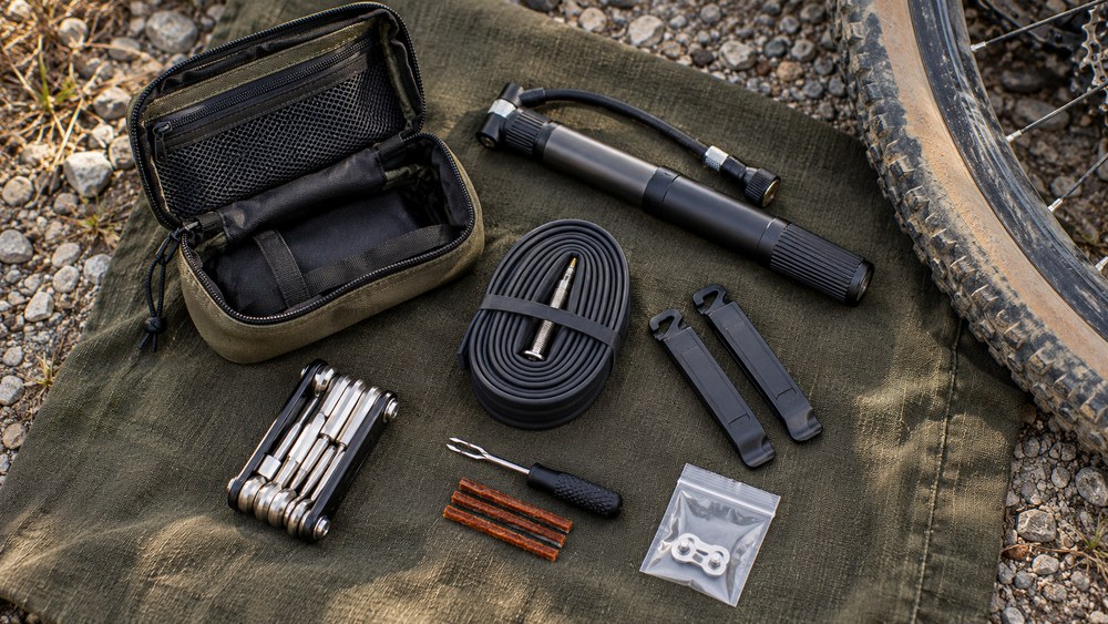 Qué llevar en un kit de reparación ligero para gravel